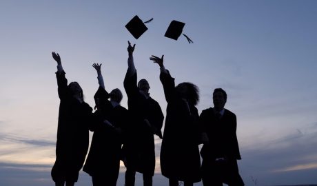 Estudiants universitaris que ja s'han graduat