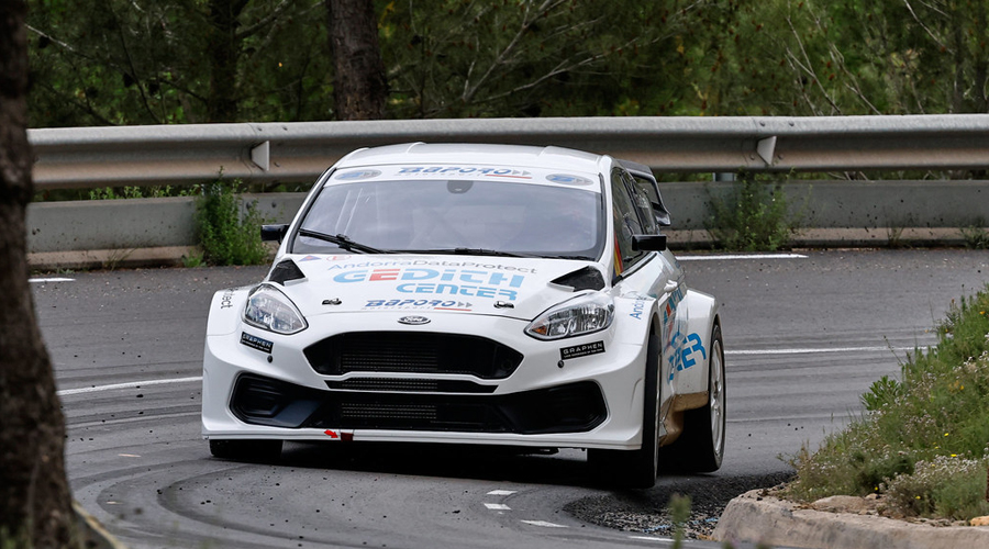 Gerard de la Casa pilotant el seu vehicle