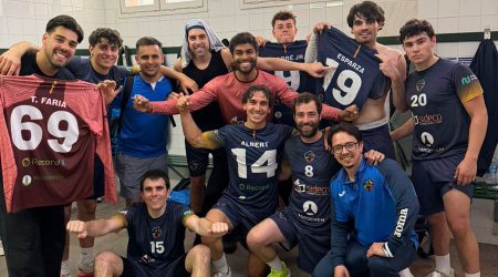 Alegria de l'equip per la victòria assolida