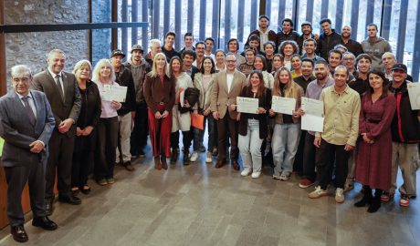 Foto de família en el lliurament de diplomes