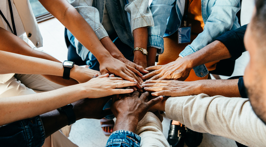 Una imatge que escenifica la cooperació