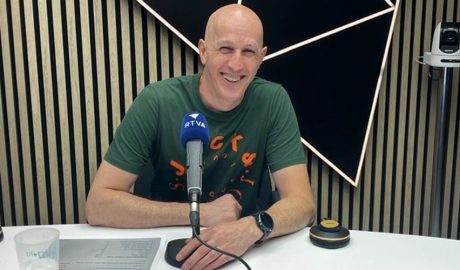 Toni Gamero en una entrevista a la ràdio pública