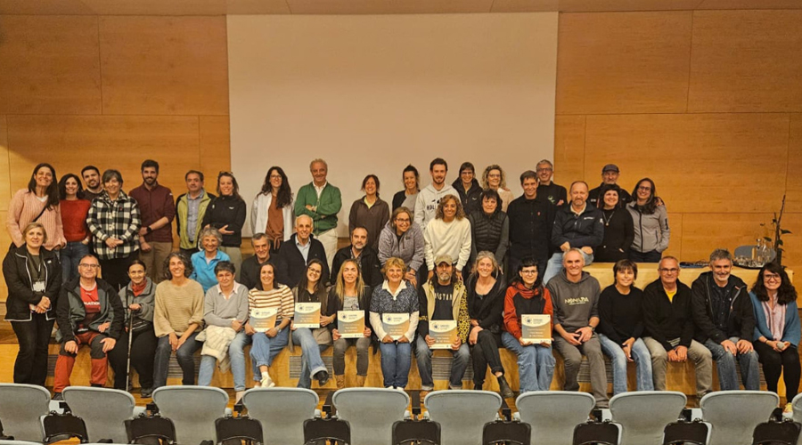 Lliurament de les noves acreditacions en un acte a Son, a l’equipament de MónNatura Pirineus (Govern.cat)