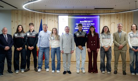 Els atletes en la recepció del Govern