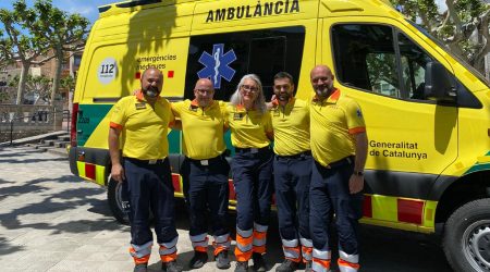 L'equip del SEM que ha presentat les ambulàncies avui a Tremp