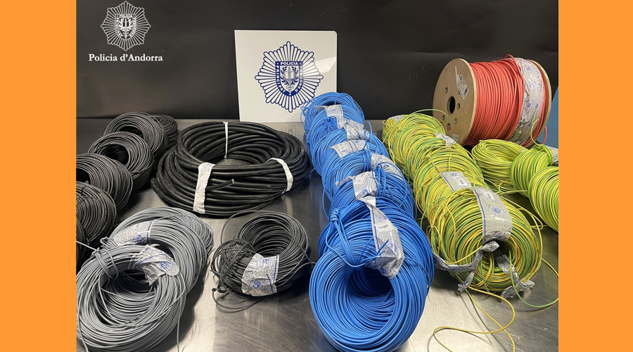 El material intervingut pel servei de l'ordre (Policia d'Andorra)