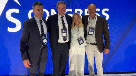 Toussaint, a la dreta, amb Magdalena Kast, d'Argentina, May Peus, d'Espanya, i el nou president de la FIS, Alexander Ospelt