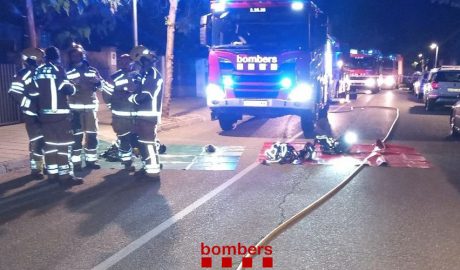 Intervenció dels Bombers a l'Arxiu Comarcal de l'Alt Urgell per a extingir un incendi