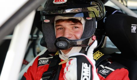 Joan Vinyes Jr. dins del Cupra a la primera jornada de la Pujada a Arinsal