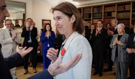 Maria Ubach un cop rebuda la condecoració
