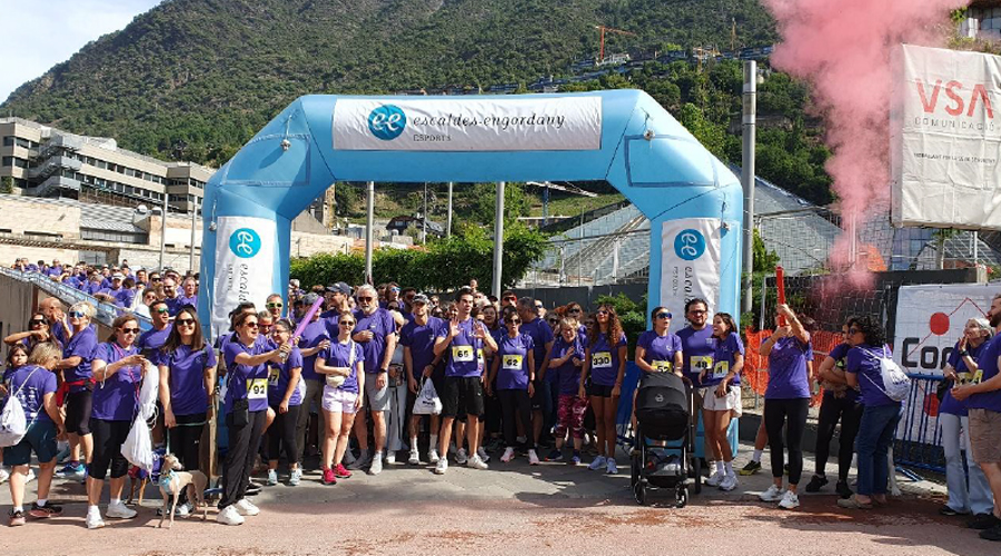 La marxa ha aplegat unes 400 persones